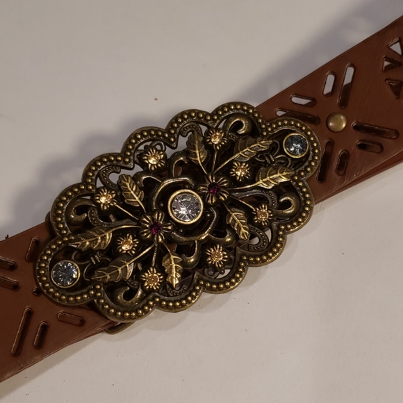 Accessories - Bronze detail buckle brown belt